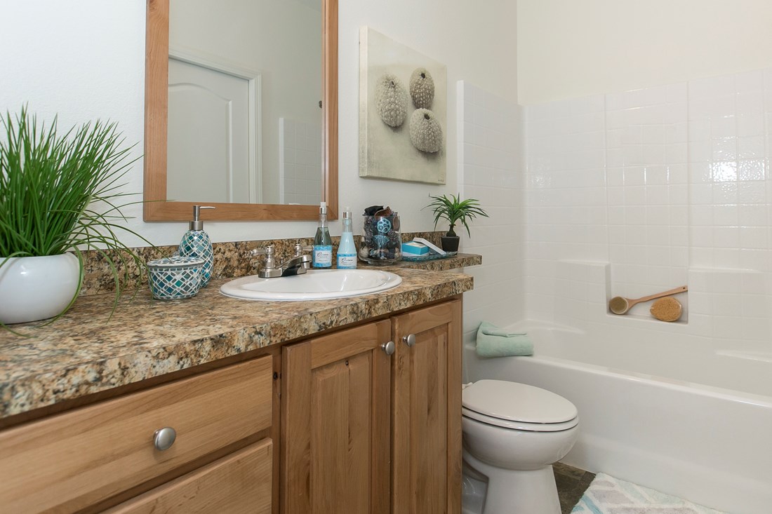 The ING382F REDWOOD II   (FULL) GW Guest Bathroom. This Manufactured Mobile Home features 2 bedrooms and 2 baths.
