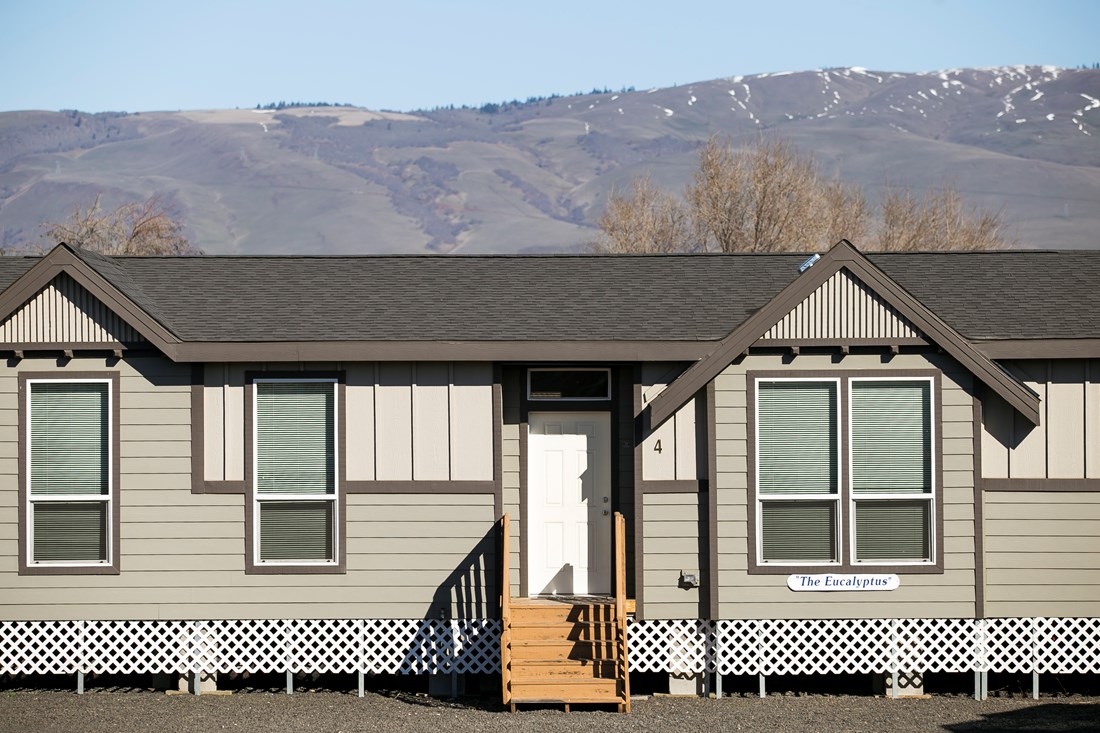 The ING681F EUCALYPTUS   (FULL) GW Exterior. This Manufactured Mobile Home features 3 bedrooms and 2 baths.